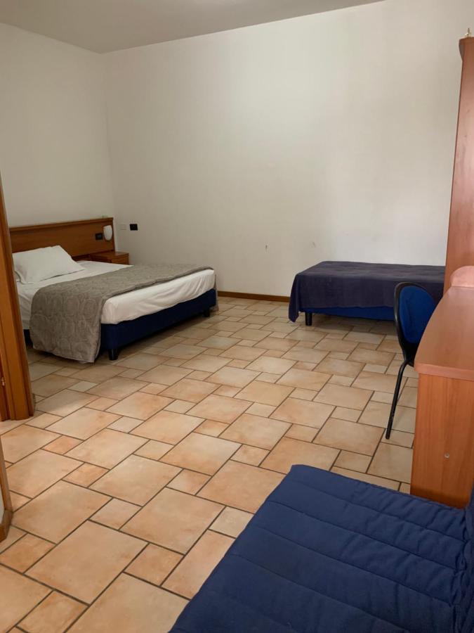 Hotel Lory Ficarolo Eksteriør bilde