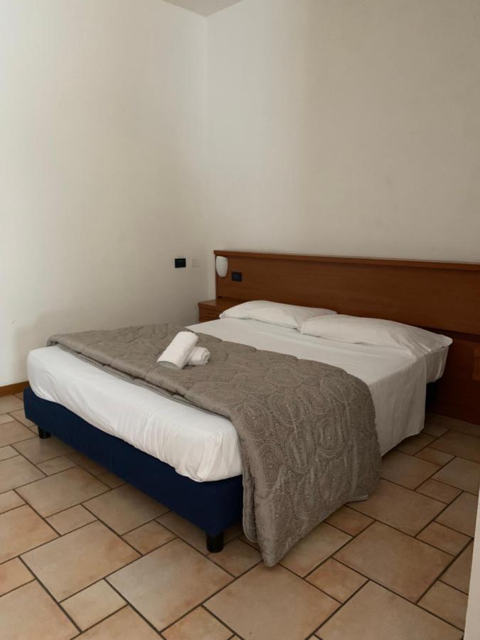 Hotel Lory Ficarolo Eksteriør bilde